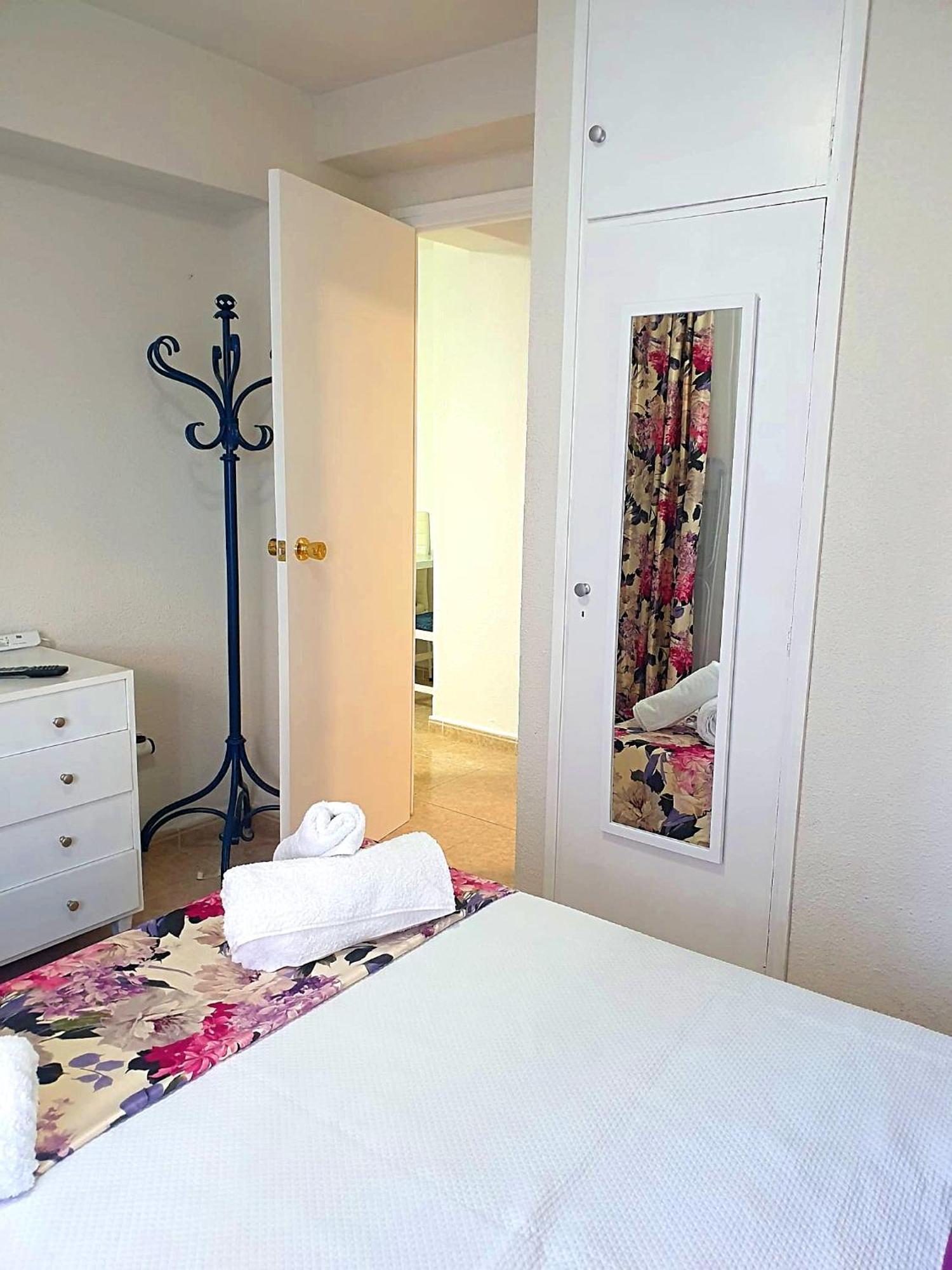 Three Bedrooms Apart In Benidorm Near Beach And Strip Εξωτερικό φωτογραφία