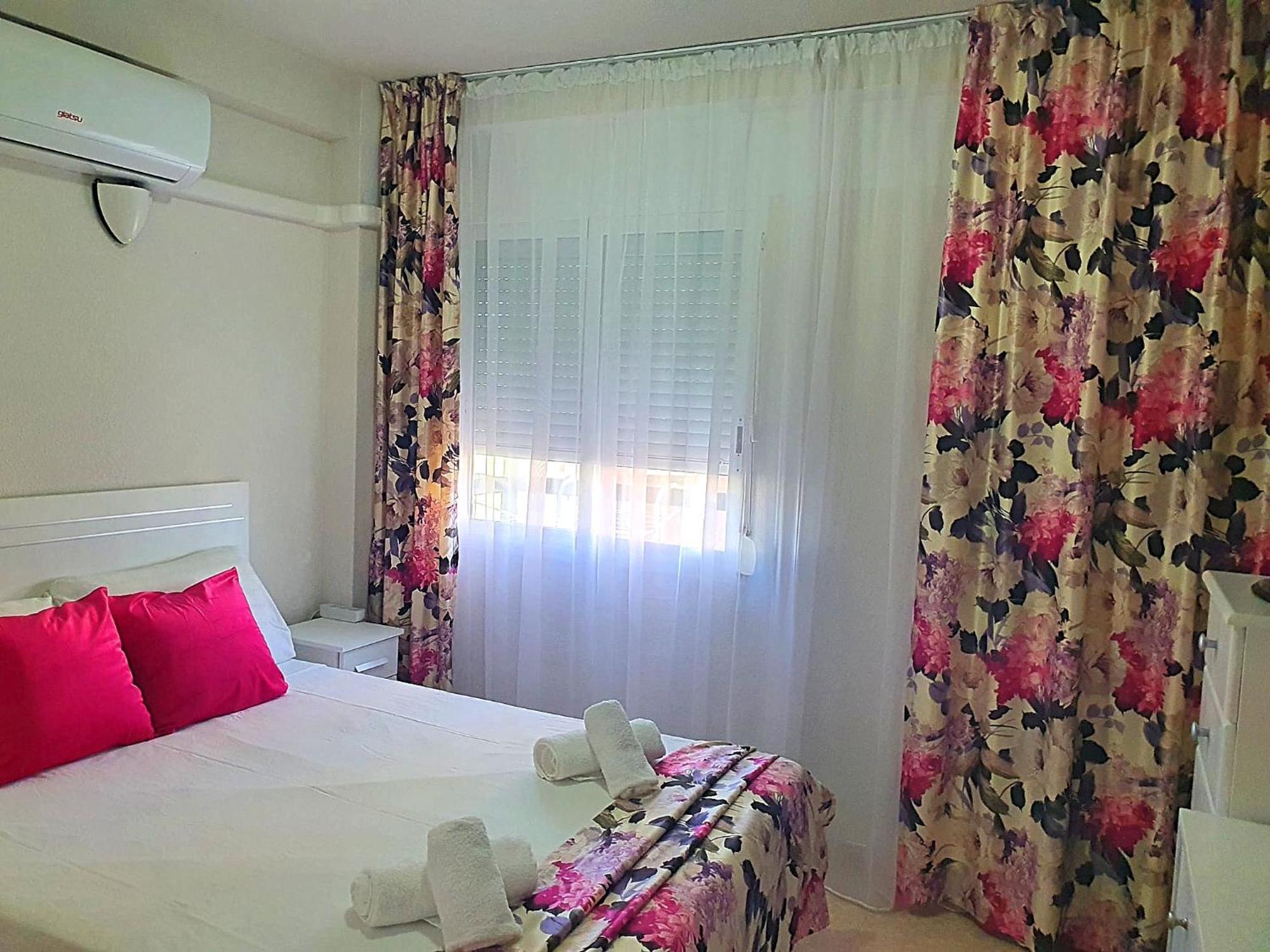 Three Bedrooms Apart In Benidorm Near Beach And Strip Εξωτερικό φωτογραφία